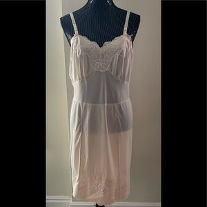 Vintage Arnel Clingless Tricot Full Slip Size 40/L